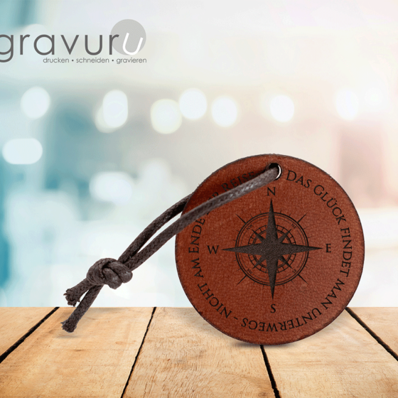 schluessel-anhaenger gravur bild kompass geschenk leder